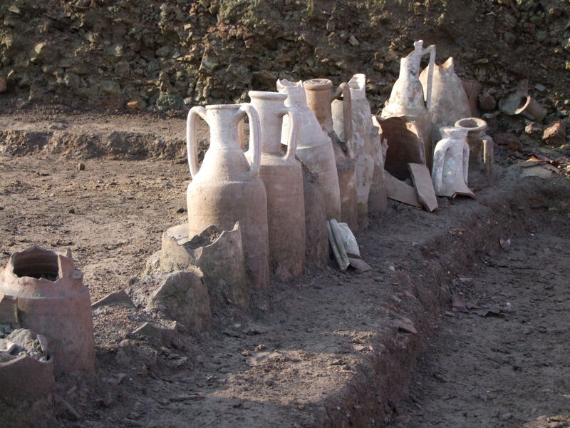 Nuovo Mercato Testaccio, settore W, livelli primo-imperiali: allineamenti 
(foto Soprintendenza Speciale Archeologia Belle Arti e Paesaggio di Roma).