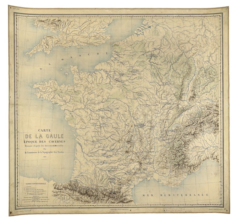 Carte de la Gaule. Époque des cavernes. Carte dressée par Gabriel de Mortillet en 1869 ; annotée par lui pour la publication du premier tome du Dictionnaire en 1875. MAN, centre des archives, fonds de la CTG, inv. BIB 551, © MAN / Valôrie Gô.