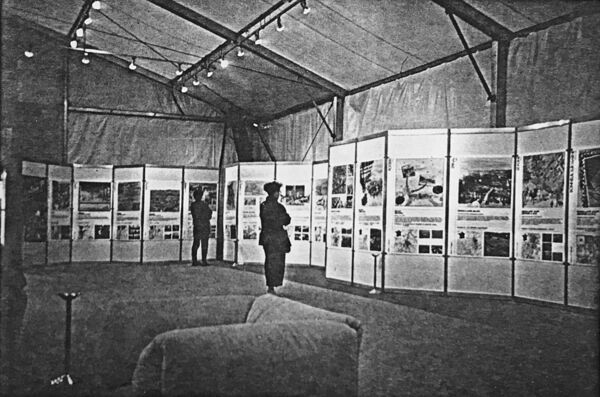 Fig. 1. L’exposition « Banlieues 89 » au ministère de l’Urbanisme et du Logement, début mars 1984 (Guinet Jean-François, La dynamique « Banlieues 89 », Mémoire, École nationale des travaux publics de l’État, 1984, p. 68).