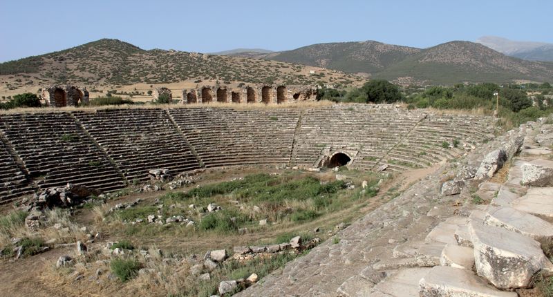 Partie est du stade d'Aphrodisias transformée en amphithéâtre 