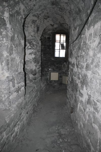  La prison Brunain dans la cathédrale : intérieur. (Cliché : F. Mariage).