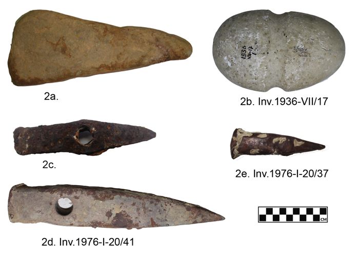 Various mining tools. a. Stone pick from Skouriotissa. b. Grooved hammer from Mathiatis. c. Iron pick 
from Mathiatis. d. Iron pick from Skouriotissa. e. Iron gad or moil from Skouriotissa (Photos V. Kassianidou).