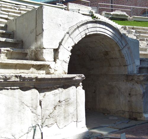 “Vaulted entrance in the curved end of Philippopolis’ stadium”, photo by author, 2013.