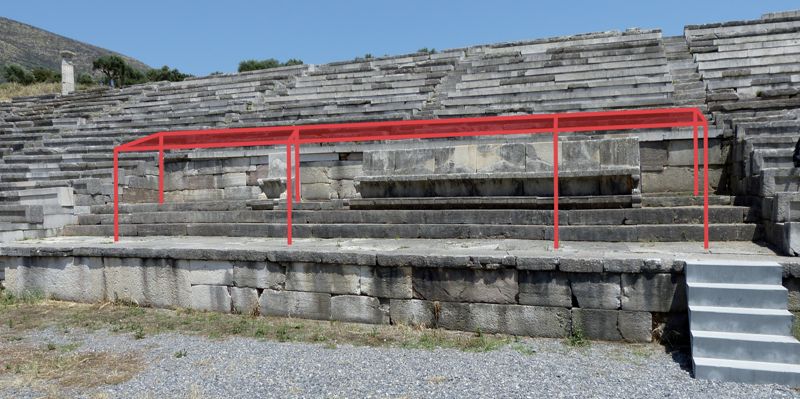 Proposition de protection contre le soleil sur la loge d'honneur 
du stade de Messène 
