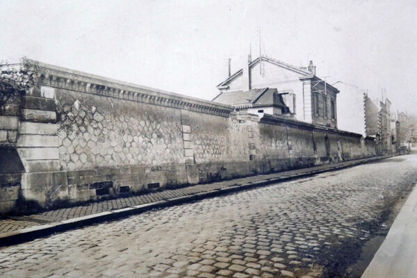 Fig. 6. Photographie du réservoir de Budos avant sa destruction en 1932 (Archives de Bordeaux Métropole, ABM, Bordeaux, 222 M 3).