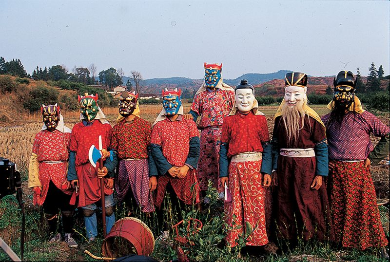 Les oncles costumés
(photo © Zeng Nian 曾年).
