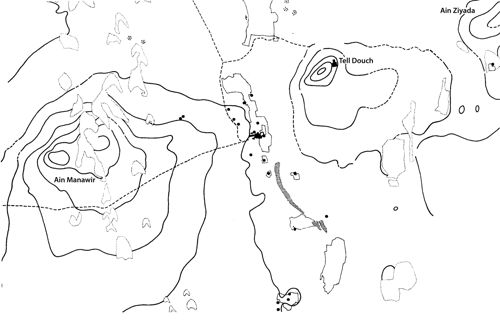 Carte des environs de Douch (M. Reddé).
