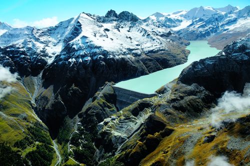 Le barrage de la Grande Dixence dans les Alpes valaisannes © Grande Dixence SA (Photographie : essencedesign.com [www.dpicard.ch]).