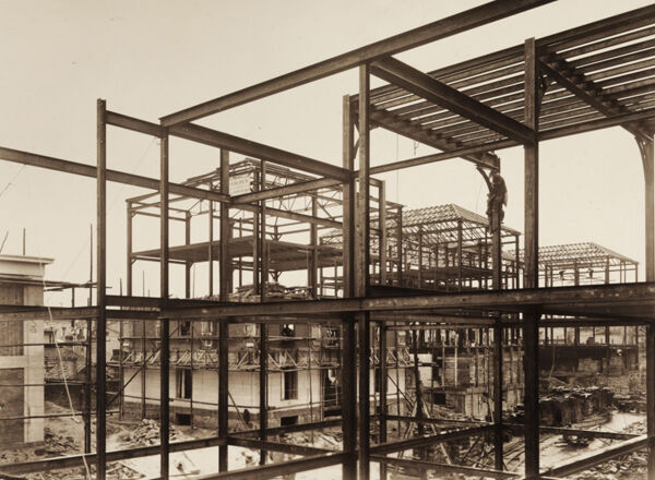 Fig. 11. Photographie du chantier de la cité universitaire de Budos, janvier 1933 (coll. Sylvain Schoonbaert).
